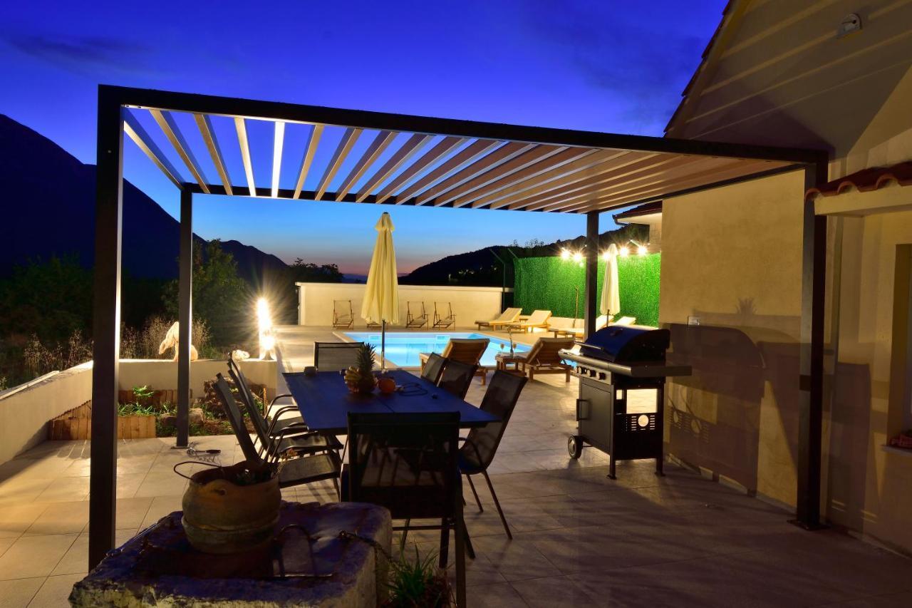 Charming And Authentic Stone Stanic Villa Zagvozd